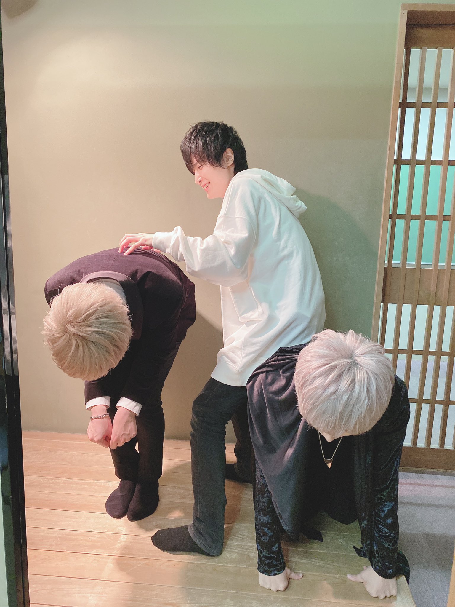 まふまふ 新曲投稿しました 続いて名古屋に来ました これにて東京ドームを除くアルバム関連のイベント出演は終わりです 楽しい３日間でやる気出たあああ 今日はホテルで作詞頑張るぞっ 写真はピアノを弾いてくれたけいちゃんこと宇都圭輝さんと