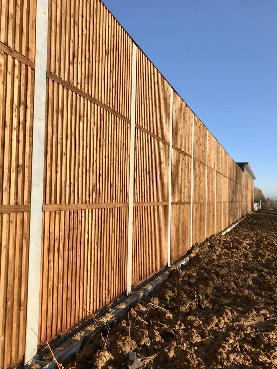 ABCFencingLtd's tweet photo. 6m Reflective Acoustic Fencing that ABC are currently erecting at Daventry.
#abcfencing #fencing #gates #automation #develoments #progression #project #reflective #acoustic #noisereducing #abc #constructionuk https://t.co/uvKUQLjbJj