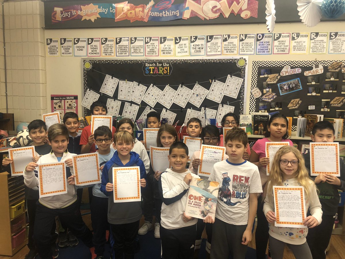 CraigSmithers4's tweet photo. Happy Thanksgiving!!🦃 Today we discussed and wrote about who we are most thankful for and why they are so special to us! https://t.co/RgucYPX5SO