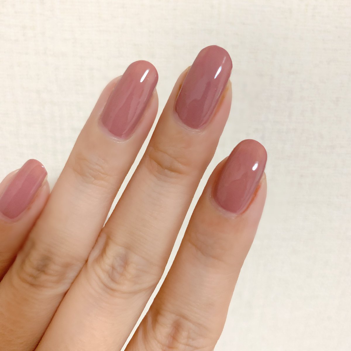 くろねこ على تويتر コゼットジョリのしゃくやくたんれい みんなだいすき私も大好きくすんだピンク 名前が綺麗すぎるでしょう 漢字だ と芍薬端麗でしょうか 立てば芍薬 座れば牡丹 歩く姿は百合の花 とは言ったもので 指先に凛と咲くこのピンクがとても上品です