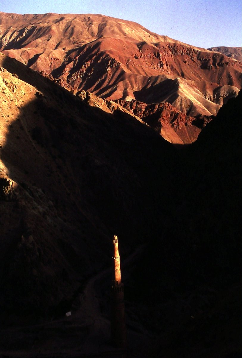 When the discovery of the Minaret of Jam was announced in 1957, the world was amazed - how could such a magnificent structure remain hidden for over 700 years? Of course, the answer is that it hadn’t and the role of Afghans in 're-discovering' the minaret is often overlooked. 2/7