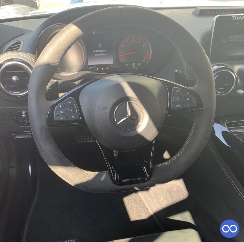 INFINITYRACING_'s tweet image. Thanks @f1inschoolshq for the pit lane access. As always it was fantastic. #pitlane #f1 #f1swf19 #f1inschools #infinityracingworldfinals