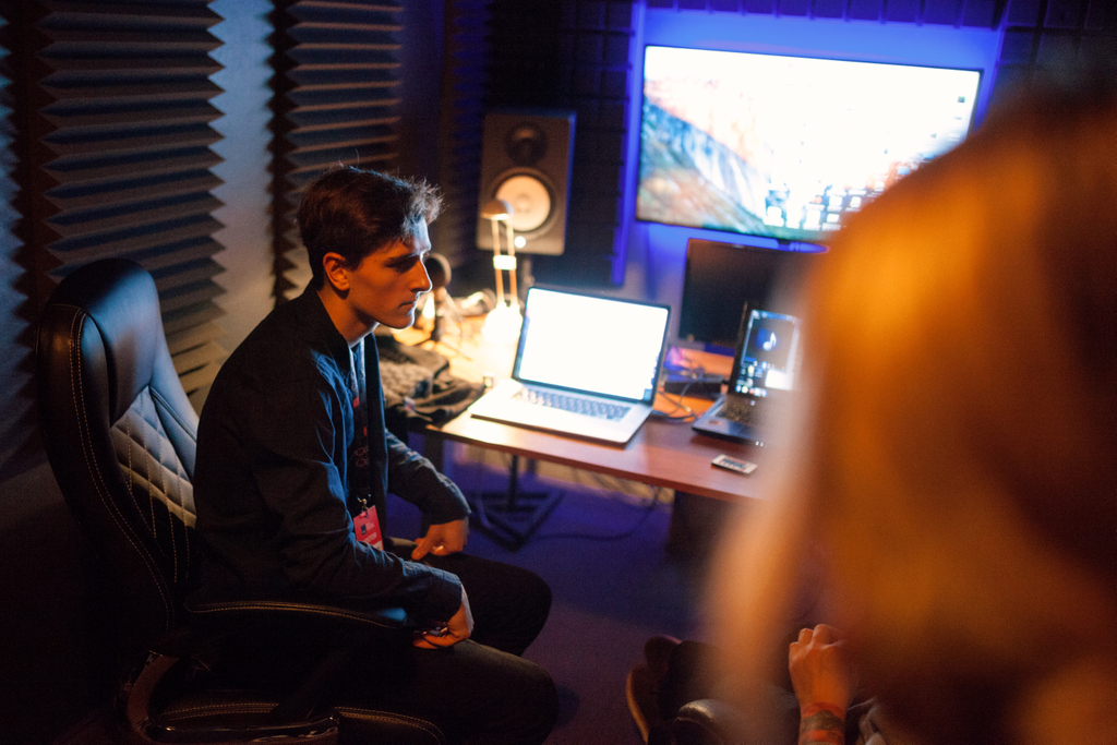 BeatsEvolution's tweet image. Máš track? A můžeme ho slyšet? :Dddd Pokud chceš vědět, co si o tvé hudbě myslí ti největší profíci u nás, sleduj naše oznámení o Demo Listening Sessions ;)))