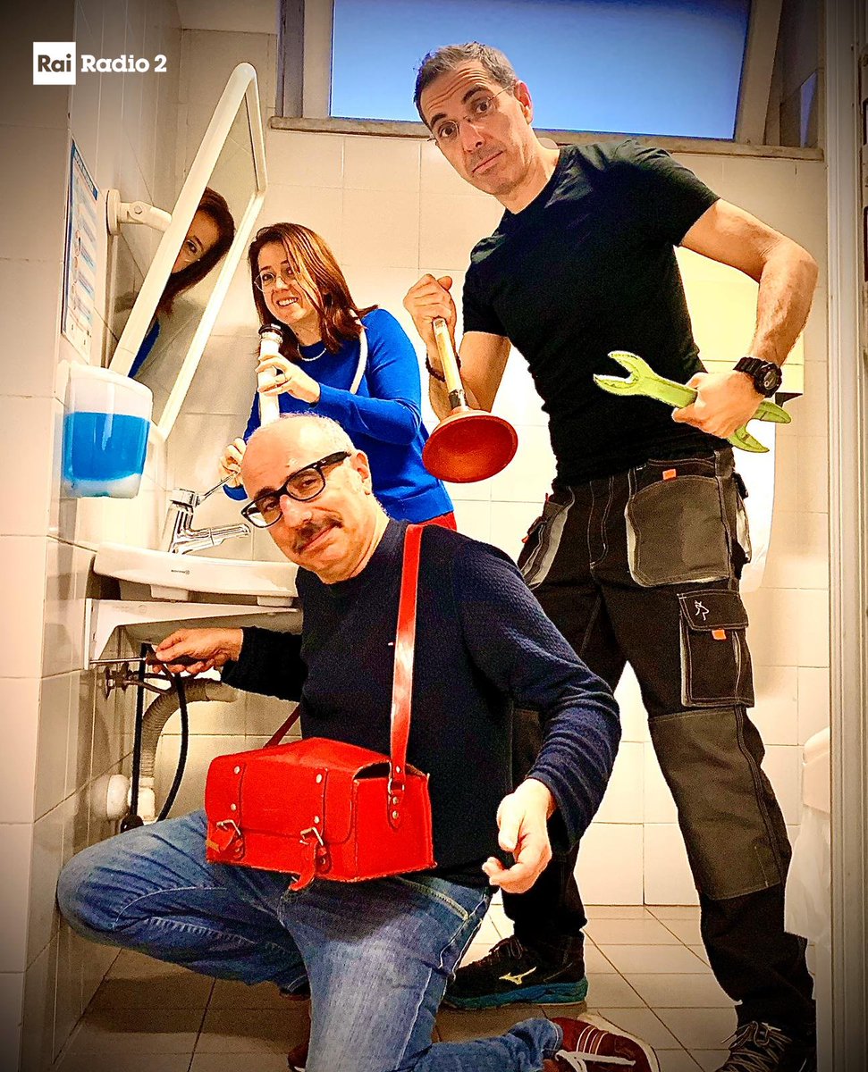 RaiRadio2's tweet photo. Panta Rei, tutto scorre. Ma solo con il pronto intervento di @CaterpillarAM. Senza paura, per salvare pianeta e acqua, bene prezioso. Chi ritwitta avrà servizi gratis a domicilio per la vita. 

@FSolibello @nonsolomamma @marcoardemagni ON AIR su #Radio2 📻 https://t.co/KlqKNNPpx7 https://t.co/7AtcueflS6