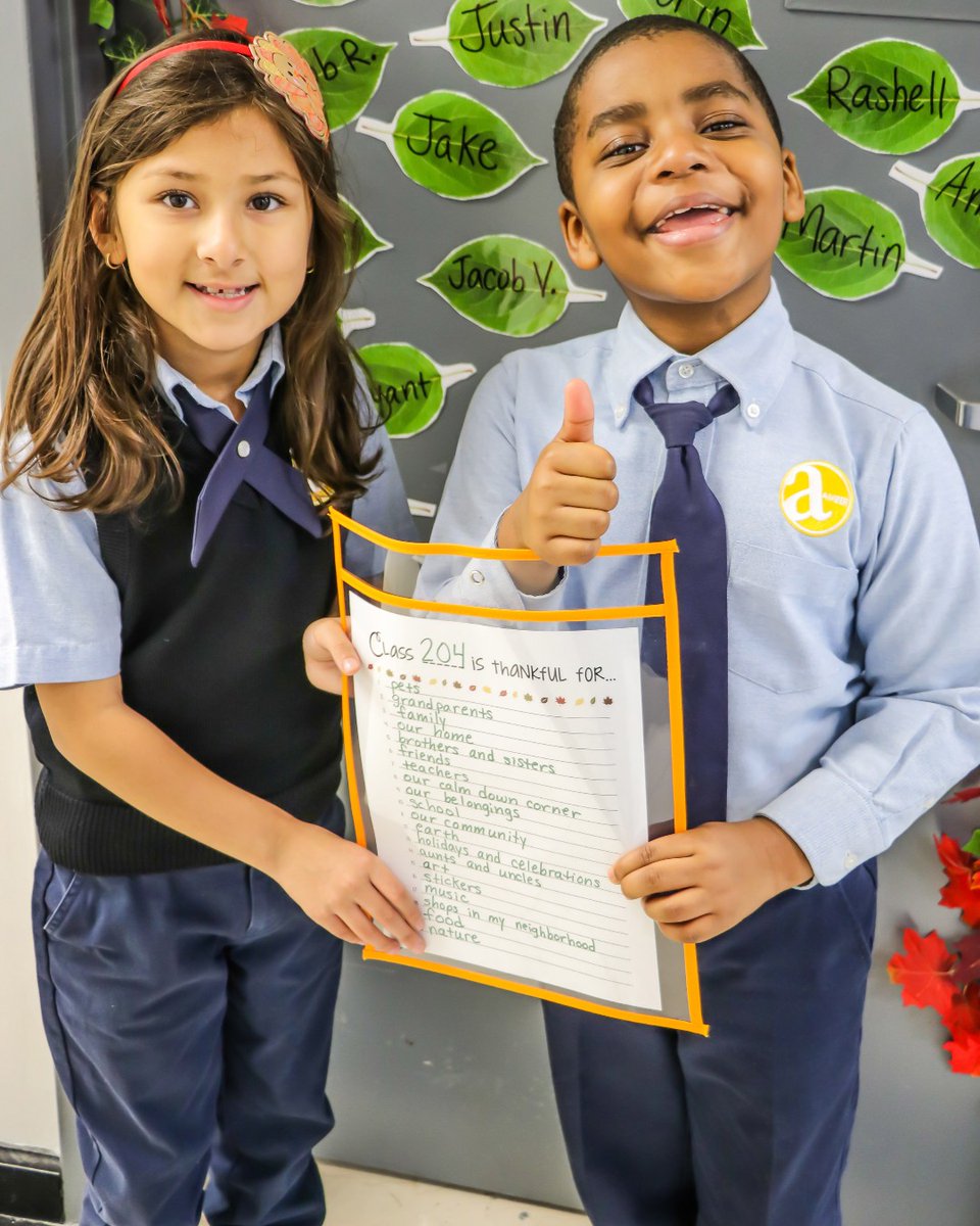 AmberCharter's tweet photo. We wish our Amber families and friends a very happy #thanksgiving holiday! Class 204 shares their list of gratitude! Share with us what you are thankful for below... #Amberinelbarrio #Amberinkb #gratitude #secondgrade 🦃😀 https://t.co/WhQd5T6ys2