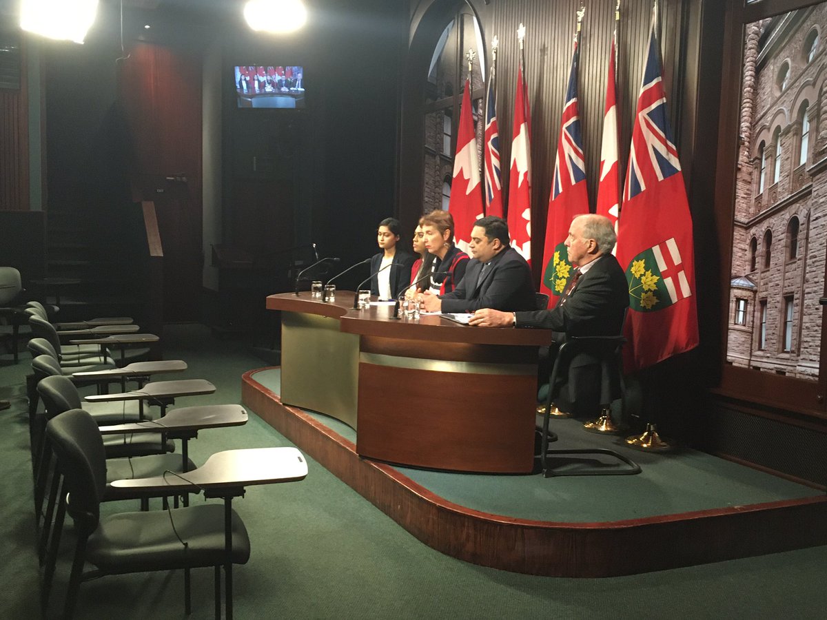 jennatherrien's tweet photo. Representing @AsthmaCanada on a new #ONpoli @NickelBelt bill, Vaping is not for Kids. Inhaled products increase risk of exacerbation for those with asthma. We need proper regulations. https://t.co/W1ARvh61Gh