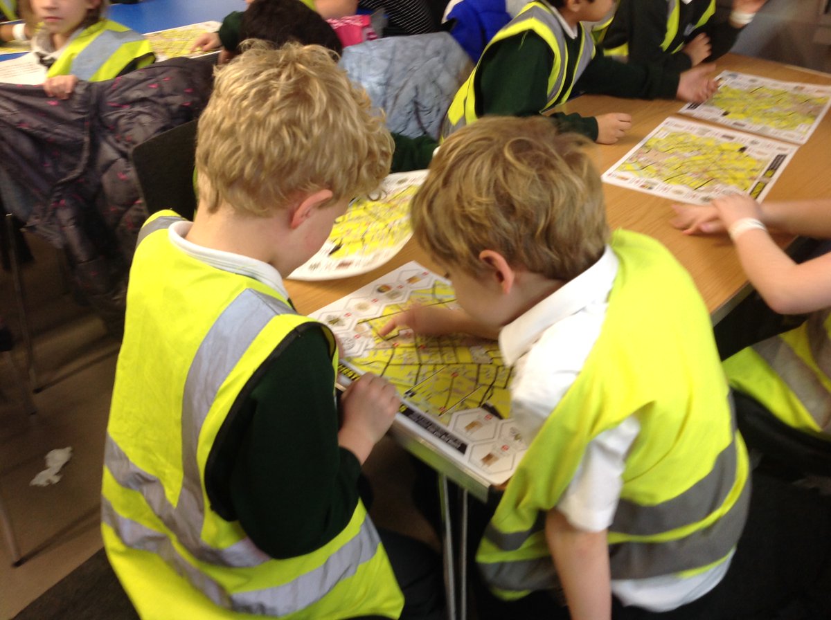 ChorltonParkPS's tweet photo. Year 2 had a great time at Central Library. In our Big Question we are learning about our city Manchester which links to the Big idea 'Ourselves.' At the library we used maps to learn more about what we would find if we explored the city. #geography #righttoanidentity #maps https://t.co/01zKD4rSs1