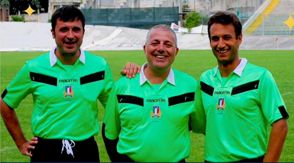firabruzzo's tweet photo. 🔵 A Pescara, nella club house del @PescaraRugby, un corso per allievi #arbitri! Conoscere regole e curiosità del #rugby, ed essere abilitati ad arbitrare le gare in tutto #Abruzzo. 

News e iscrizioni qui: https://t.co/HbCo3A3xV0

#RugbyAbruzzo #Abruzzovale https://t.co/mNXtiwrFZT