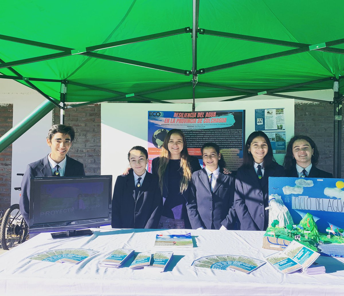 Academia de Ciencias de <a href="/santacruzdeunco/">Santa Cruz de Unco</a> en 1er Encuentro de Investigaciones Científicas Escolares. “Resiliencia del agua en Colchagua” @karlaperezuniga <a href="/m_riveral/">Miguel Rivera Alvarado</a> <a href="/CAA_UdeC/">Centro del Agua Udec</a> <a href="/MinagriOhiggins/">Seremi Agricultura O'Higgins</a>