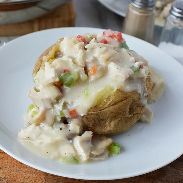jensoltys's tweet photo. Happy Thanksgiving! Make sure there's leftover turkey so you can make my Gram's famous turkey a la king! It's so good.
https://t.co/wqJaxfxiyb
#turkey #leftovers #alaking #turkeyalaking #thanksgiving #food #recipes #le#leftoverturkeyideas #leftovertur… https://t.co/Qll9v08YSg https://t.co/XrhmTr48G8
