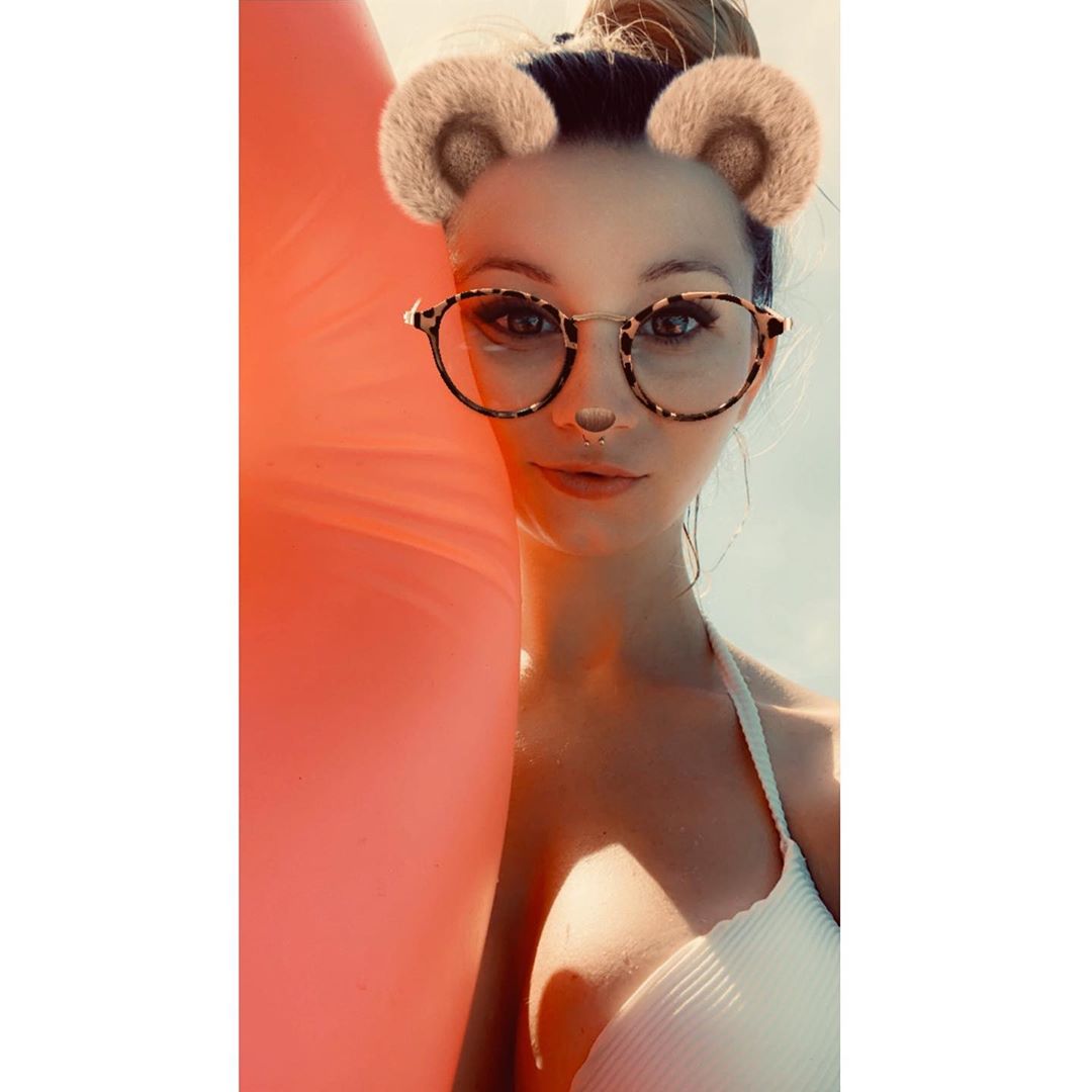 Ich und kindisch ?? Komm Tinkerbell, wir fliegen zurјck ins Nimmerland ! 😘