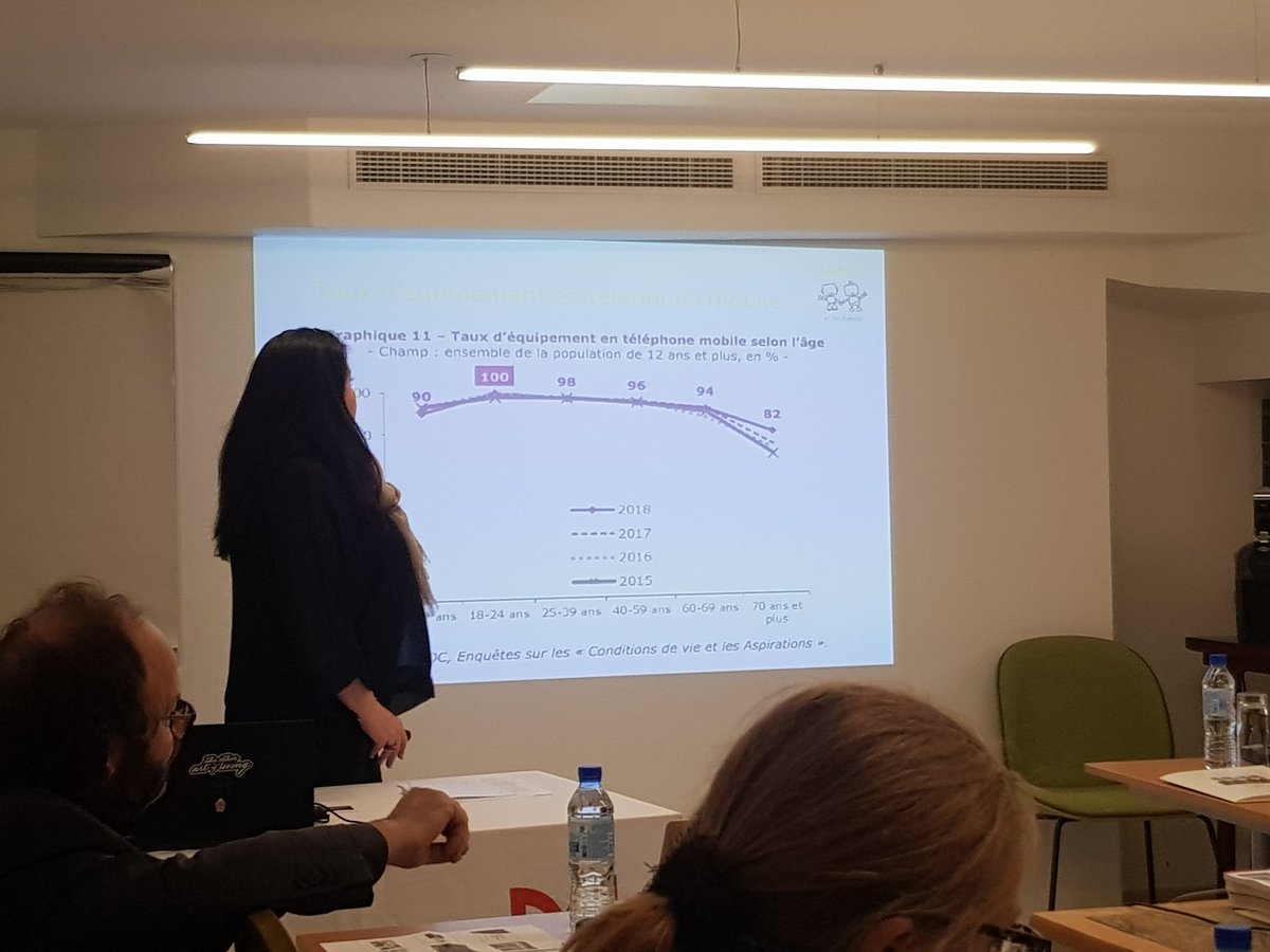 CampusmFrance's tweet photo. Aujourd'hui 100 % des 18-24 ans ont un smartphone! Regards sur la transfornation numérique dans l'enseignement supérieur avec @Nadia__Jacoby! #transfodigitale #campusmobile https://t.co/HfzFzbC76W