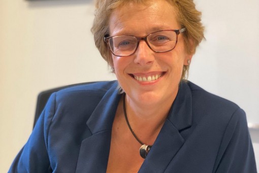 Royal College of Physicians (@rcphysicians) on Twitter photo The next blog in our week-long series on the crucial role clinical research plays in the NHS comes from <a href="/AlderHey/">🏥 Alder Hey 💙</a> chief executive <a href="/LouiseSAlderHey/">Louise Shepherd</a>.
Find out how her hospital has enabled research time for healthcare professionals: ow.ly/2FsQ50xmSrH #ResearchForAll The next blog in our week-long series on the crucial role clinical research plays in the NHS comes from <a href="/AlderHey/">🏥 Alder Hey 💙</a> chief executive <a href="/LouiseSAlderHey/">Louise Shepherd</a>.
Find out how her hospital has enabled research time for healthcare professionals: ow.ly/2FsQ50xmSrH #ResearchForAll