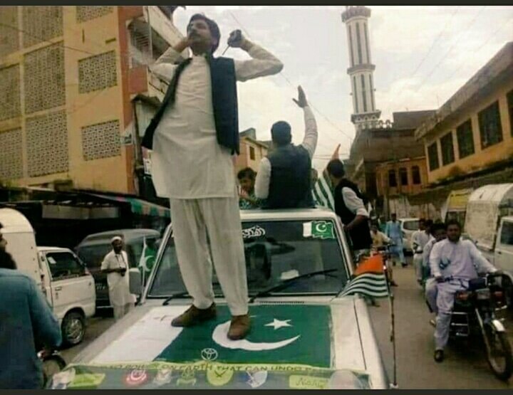 jitendra_sampat's tweet photo. @NidaMalikk5 @majorgauravarya 🇵🇰💩🐷

haram ki paidaish nida malikk 🖕

Tera 🇵🇰 🌏 me ek joke bankar reh gaya hai 🤣🤣🤣

#pakistanijokers https://t.co/TiuBNrYdyk