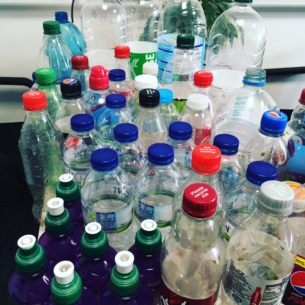 wclibraryplus's tweet photo. What would you do with all this plastic? Our LibraryPlus and HE teams elves have been collecting recycling the past few weeks - find out what we are doing with it by coming along to the @ucweston community day this Saturday 30th November! #Sustainability #makedontbuy #recycle https://t.co/Qm5mWhhNak
