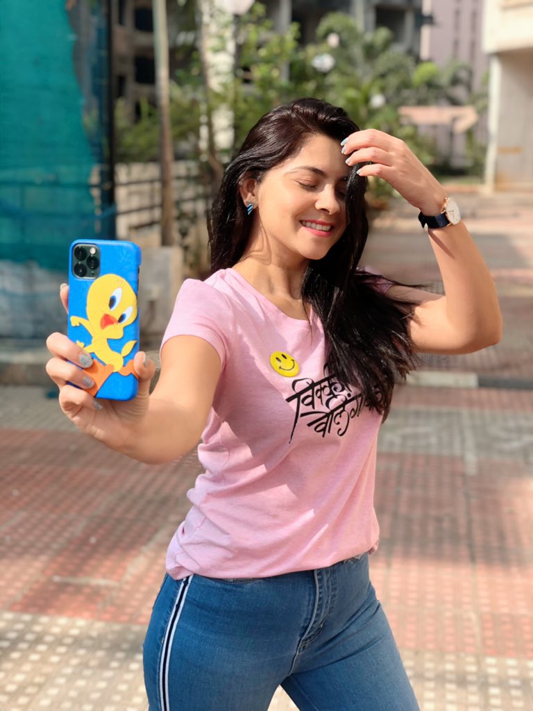 meSonalee's tweet photo. I just ‘tweetyed’ ...🐦 

Shades of #vickyvelingkar 

Her world of #comics #tweety

तुमचे आवडते #cartoon #comics #characters  कोणते? https://t.co/YKd0JanSsQ