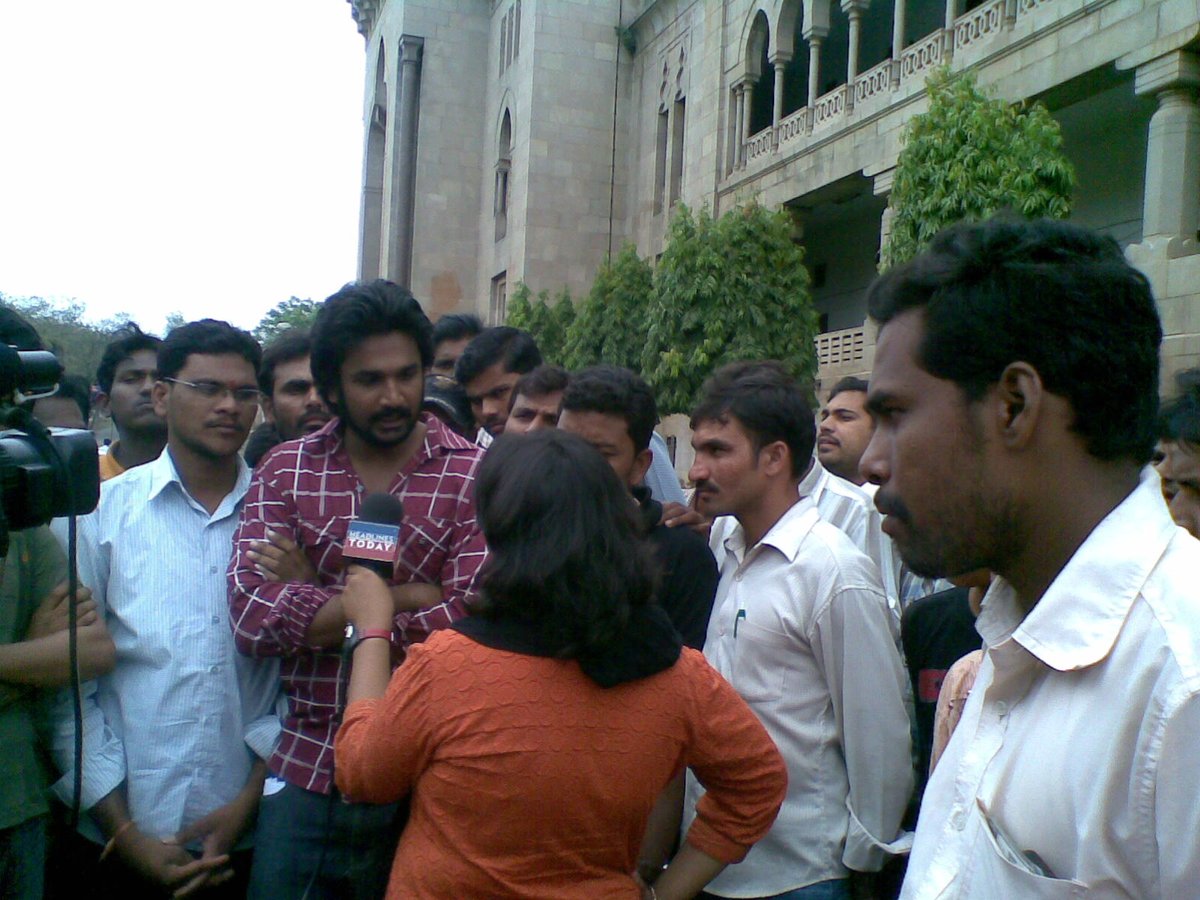 Krishank_BRS's tweet photo. #10YearsofDeekshaDiwas
In solidarity to KCR garu's Fast to begin on Nov 29 2009,OUJAC tuk out its 1st candle march this evning on campus.
It Began the most Democratic Movement bringing ppl of all sections together & compelld thoz in power to giv Telangana #JaiTelangana
@KTRTRS https://t.co/itCKmkSiIS