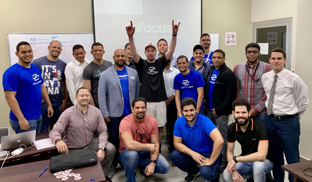 CodeCampSDQ's tweet photo. #TBT @LaurentDuveau de @AngularAcademy impartiendo un workshop en #CodeCampSDQ 2019. https://t.co/Z4jrbCqgVP