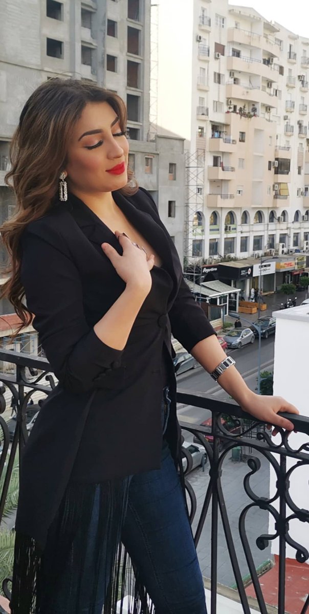 🔴 صورة للفنانة الجزائرية 📷
الجميلة #سهيلة_بن_لشهب <a href="/SuhilaBnLachhab/">Souhila Ben Lachhab 🇩🇿</a> 
 The only person you should try to be better than, is the person you were yesterday 💪🤩
#souhilabenlachhab 
<a href="/melinabilo/">Meli Nabila</a> 
#Magazine_Stars✨✨