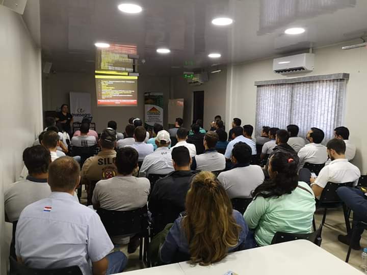 capecopy's tweet photo. En el local de #TransAgro, ubicado en Campo 9 (Caaguazú), hemos desarrollado nuestra tercera charla sobre Límites Máximos de Residuos en Granos durante esta semana🌽🌱🌾💪🇵🇾. Una importante concurrencia fue partícipe de este evento que busca seguir trasmitiendo más conocimientos! https://t.co/LivYi7jFka