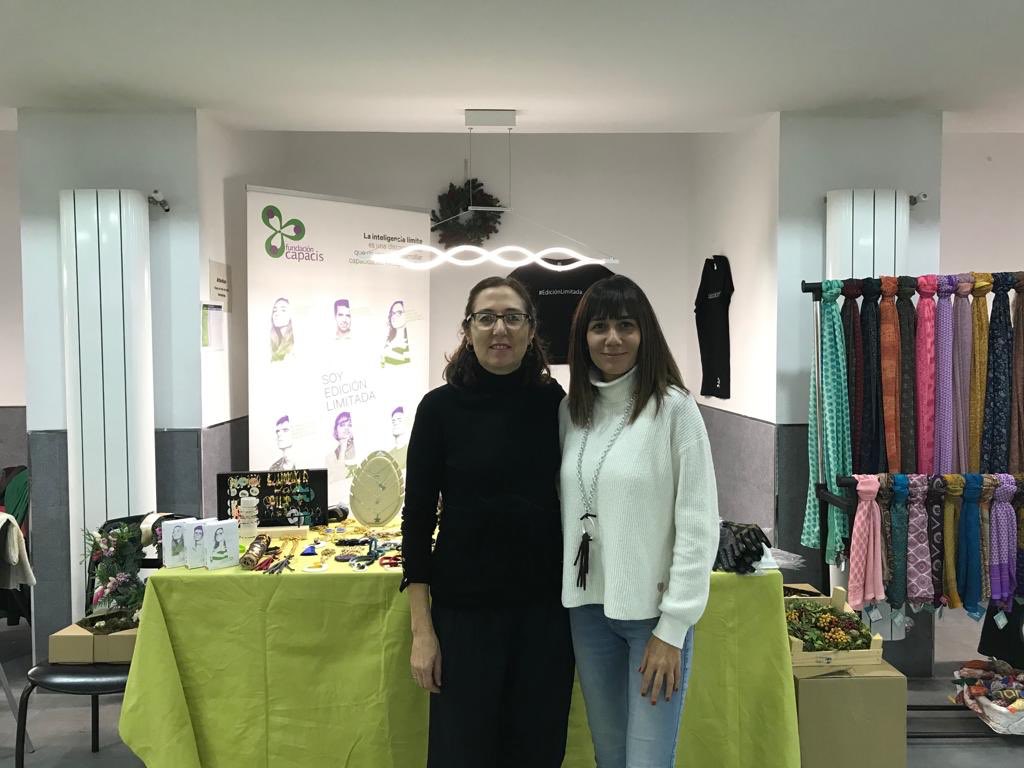 FCapacis's tweet photo. Continuamos con los Mercadillos Solidarios Navideños. Hoy en @USPCEU #Somoscapacis somos #EdicionLimitada https://t.co/Baa94NQ7IR
