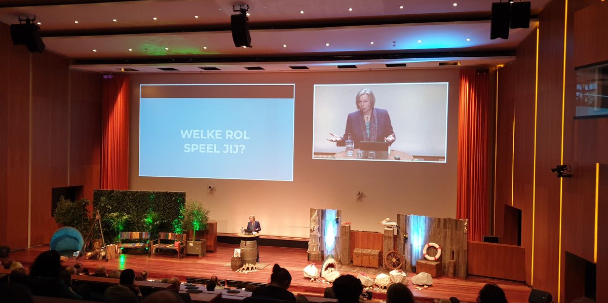 "#Banken zijn op gebied van digitale #veiligheid een voorbeeld voor vitale sectoren in Nederland en ook internationaal" aldus @ptrczrk van <a href="/NCTV_NL/">NCTV</a> op het #jaarcongres 2019 van de <a href="/NLbetalen/">Betaalvereniging Nederland</a> bij de <a href="/Rabobank/">Rabobank</a> met opening van <a href="/lexhoogduin/">lex hoogduin</a>. 
#veiligheid #betalingsverkeer