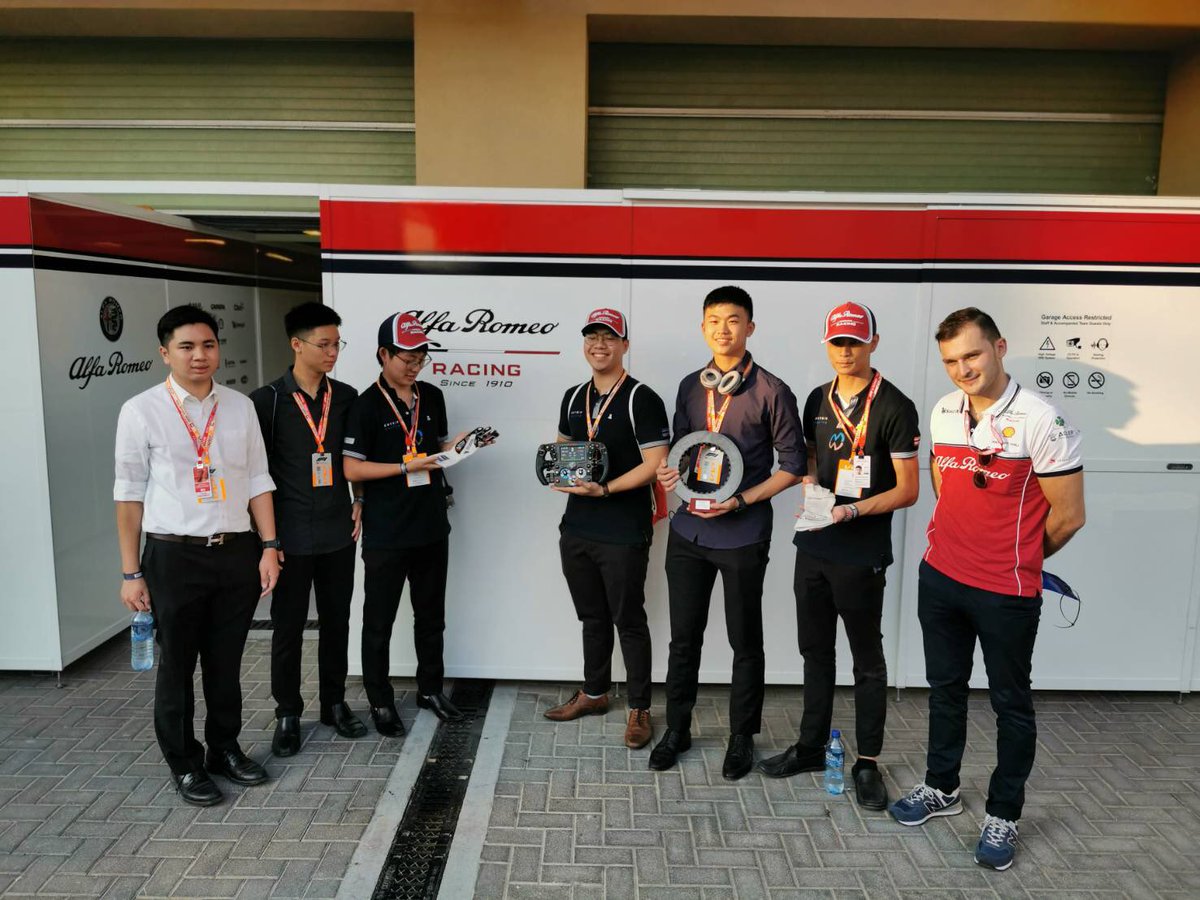 MatrixRacingTH's tweet photo. Thank you @alfaromeoracing for giving us a garage tour.
#matrixracing #alfaromeo #f1inschools #thailand https://t.co/G6BsHlzmnC