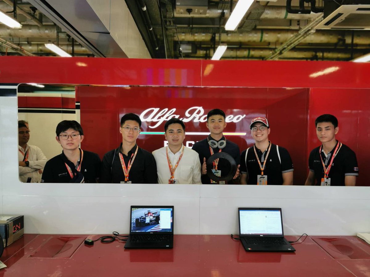 MatrixRacingTH's tweet photo. Thank you @alfaromeoracing for giving us a garage tour.
#matrixracing #alfaromeo #f1inschools #thailand https://t.co/G6BsHlzmnC