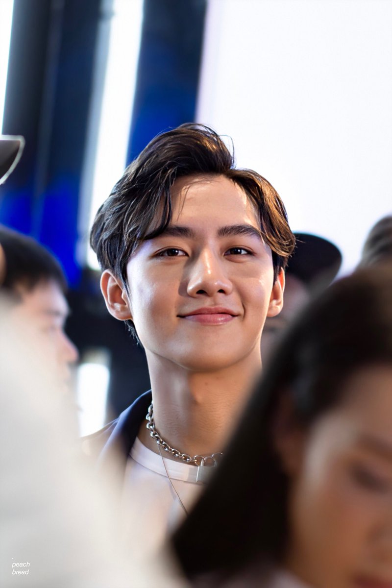 _peachbread's tweet photo. 191128 i always find u 
@Mmarksiwat 
#หัวใจศิวัช 
#adidasxmarksiwat https://t.co/8pNBc8OvH9