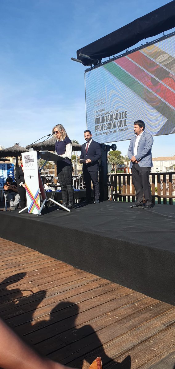 RMTransparencia's tweet photo. Más de mil personas comprometidas con las situaciones de emergencia 🚨en la Región de Murcia de forma altruista. Premio Voluntariado 2019🏆 a Protección Civil por su larga trayectoria de entrega y ayuda desinteresada 🙌 a los ciudadanos nuestra comunidad autónoma https://t.co/gdltrdaBIW