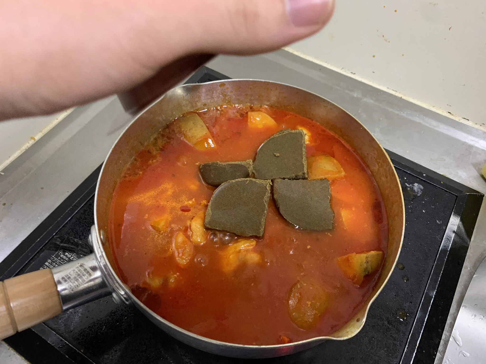 栄養不足が気になる？そんな人はカレーに野菜ジュースをぶち込めばいいかも！