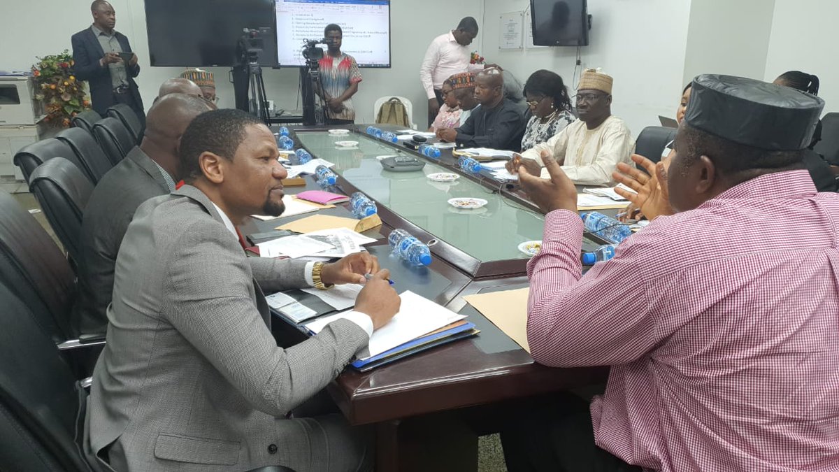 RobertMgendi's tweet photo. To drive #climateAction ambition from an enterprise perspective, market incentives are critical, @RichardMunang furthering discussion with #StandardsOrganisation of #Nigeria @SONNigeria. #InnovativeVolunteerism @Siibillion https://t.co/U2ssEIO4Ml