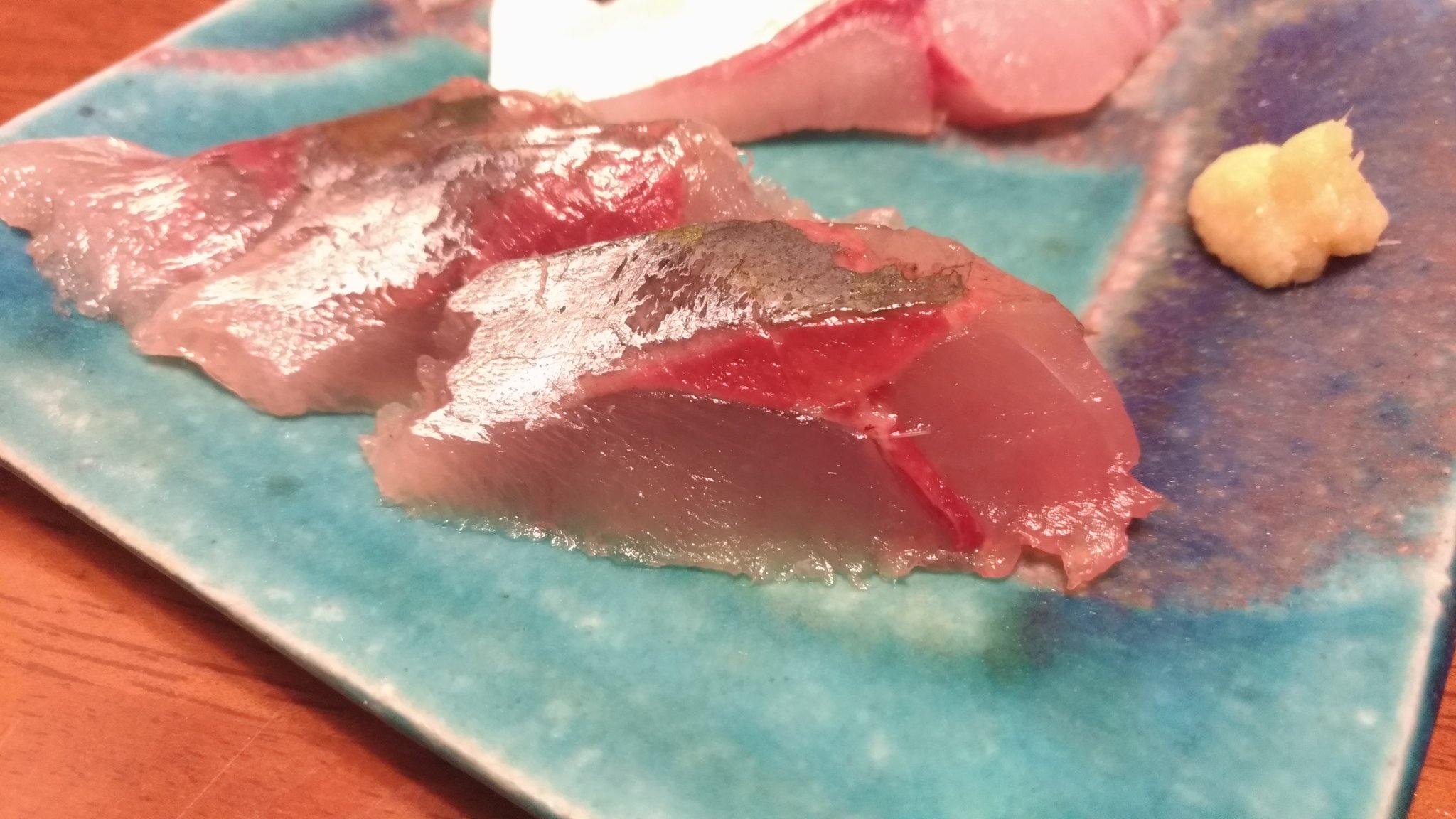 夢海 563魚種食べた人 朝どれのマサバとムロアジ アカゼムロ 脂のってますね ムロは小さいながら脂がある 朝どれだからまだまだ旨味は少ないけど寝かせれば尚いいと思う T Co Ucqc7aqhuc Twitter