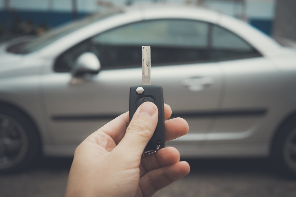 chileautos's tweet photo. ¿Decidiste comprar un auto usado? Muy bien, entonces es importante que conozcas las ventajas y desventajas de comprar con un particular o automotora. En ambos casos hay puntos a rescatar.
Encuentra toda la info en 👉 https://t.co/xejKl9PsMy 🚗👍 #consejosautomotrices #tipsautos https://t.co/oyHsqqA3kJ