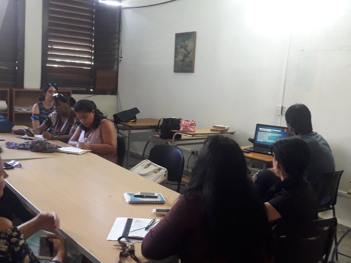 aabravo2's tweet photo. Se tuvo el placer de recibir la clase metodólogica impartida por el Master Ihoslandi Meneses,profesor de Información y Sociedad,volvimos a aprender de #Cuba,volvimos a vivir su historia. Desde nuestra ciencia #HacemosCuba. https://t.co/w269uV9FIl