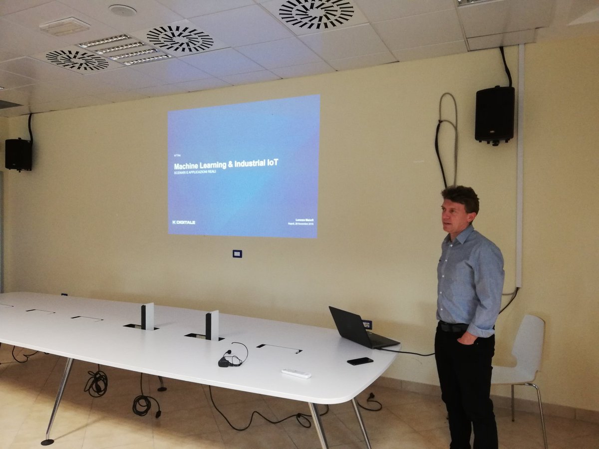iotdayit's tweet photo. Ed ora @maiorfi on stage con il #MachineLearning applicato all'industria #IoT https://t.co/XgNAy1It47