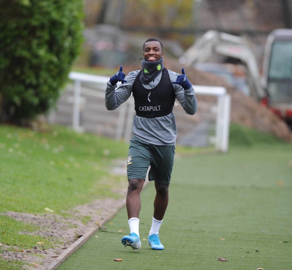 EddieNketiah9's tweet image. Phones finally off charge! Let’s get it 📞💪🏾 @LUFC #MOT