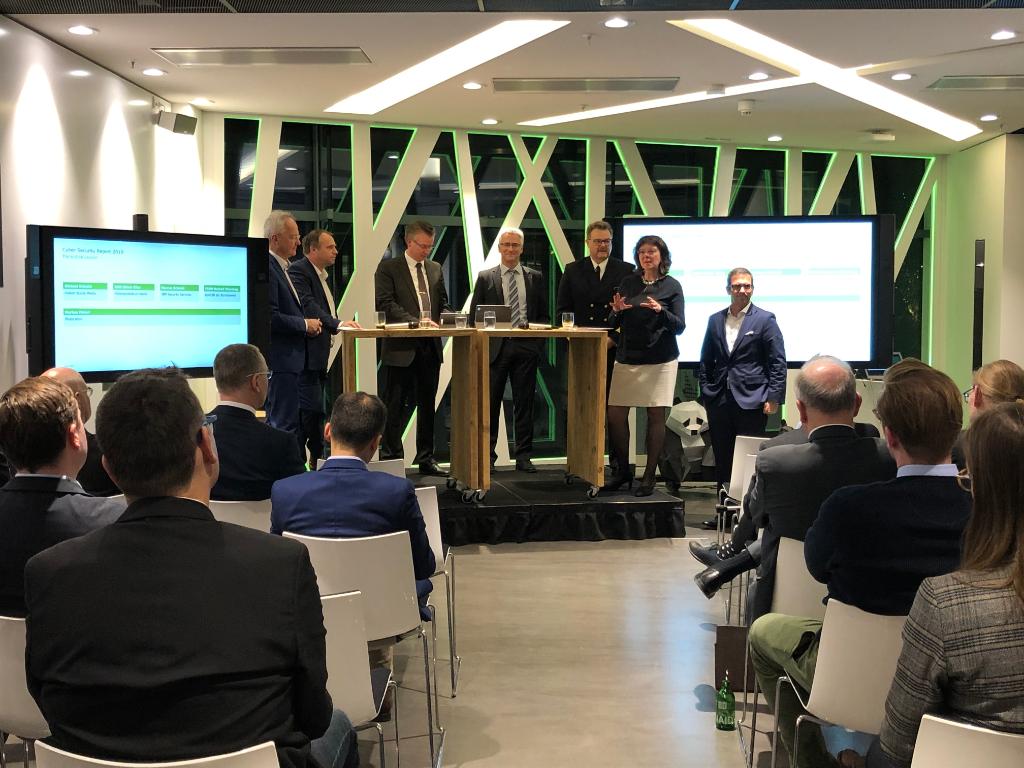 Im Rahmen eines Expertenevents im Deloitte Greenhouse haben wir unseren 2. Teil des #CyberSecurity Reports 2019 vorgestellt. Deutschlands Führungskräfte der #Wirtschaft äußern sich zu #Resilienz und Maßnahmen zum Schutz. Erfahren Sie hier mehr: deloi.tt/2L1Kty2