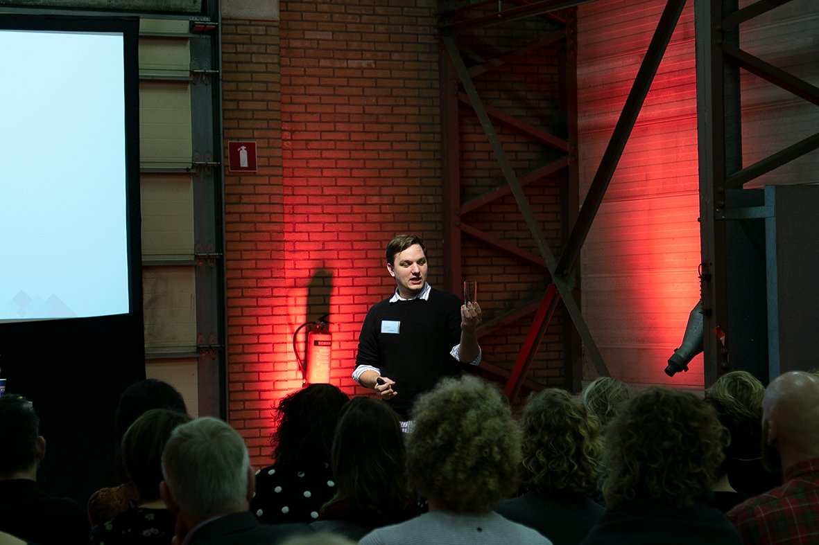 Terry Brochard geeft momenteel een interessante workshop over bezoekersbeleving op #Cultuurcongres Overijssel. Met als missie maar 1 antwoord op de vraag: Hoe dan?! #CheckinCultuur