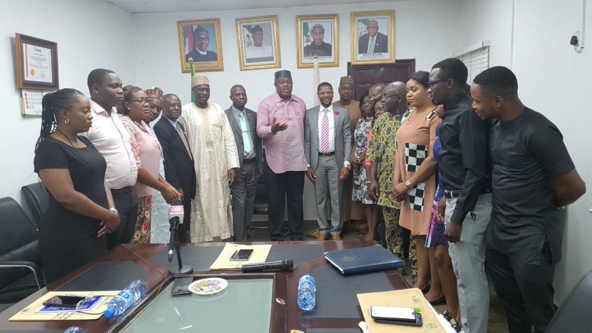 AAKNet's tweet image. Group photo of participants and stakeholders of Nigeria’s climate action actors after deliberations on best practices to adopt for environmental sustainability pathways . #InnovativeVolunteerism