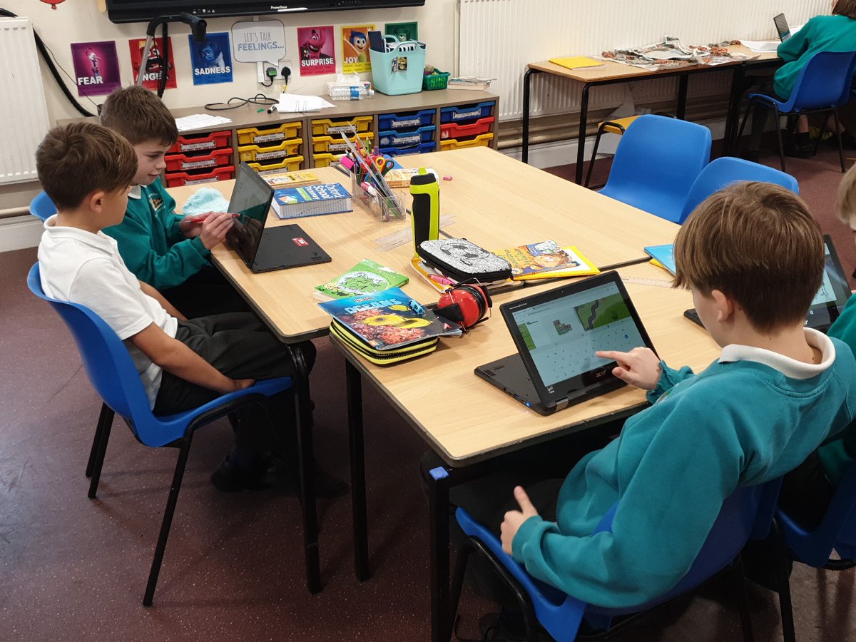 WiveliscombeP's tweet image. Coding and problem solving with @codeforlifeuk #rapidrouter #Hazel