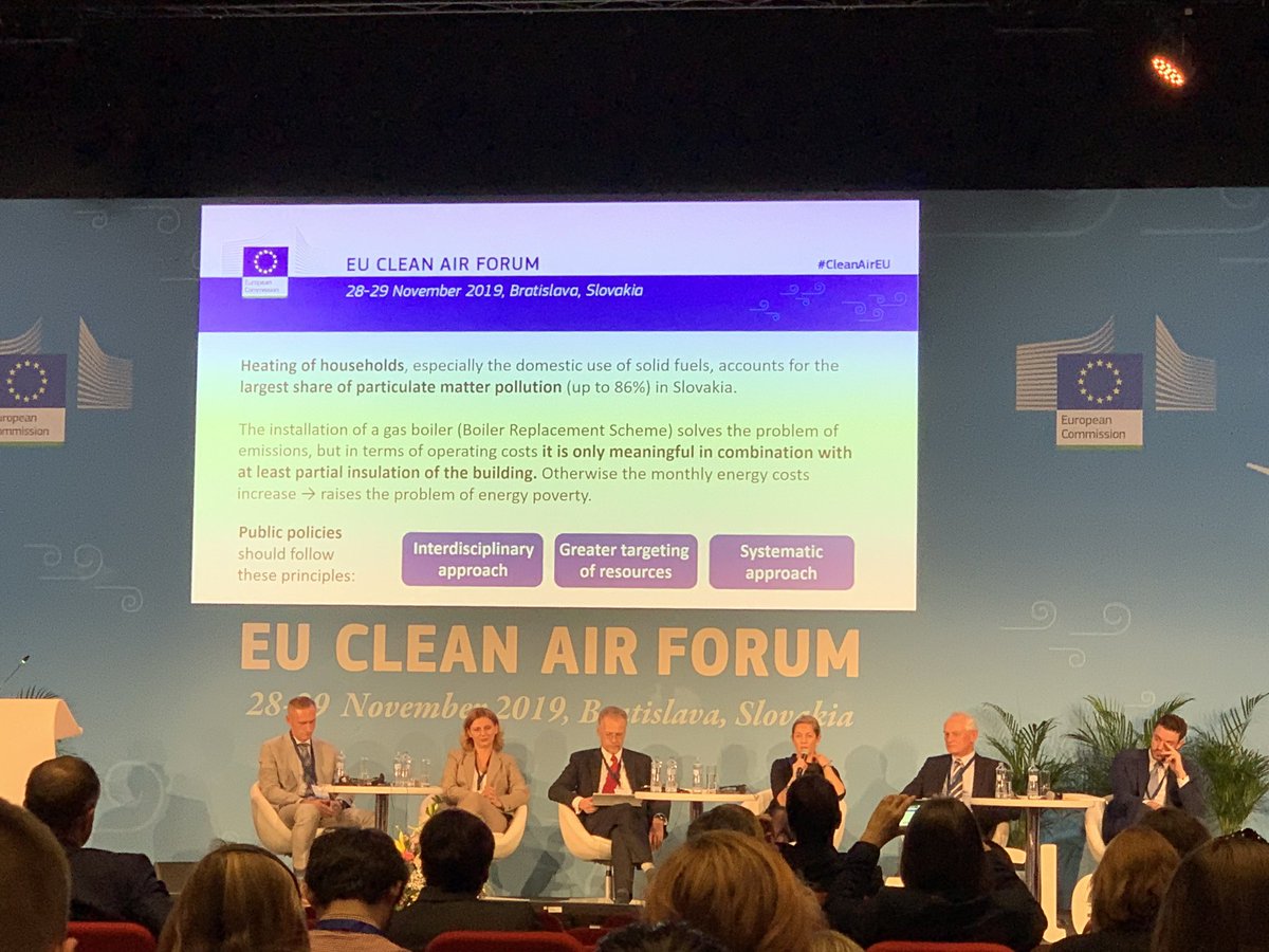 17/... Important session on ‘Better heating for better quality of life’ at  #CleanAirEU. Heat our homes not our planet! We must start by banning the sale of wood stoves (with diesel and coal) and stopping illegal wood burning in cities