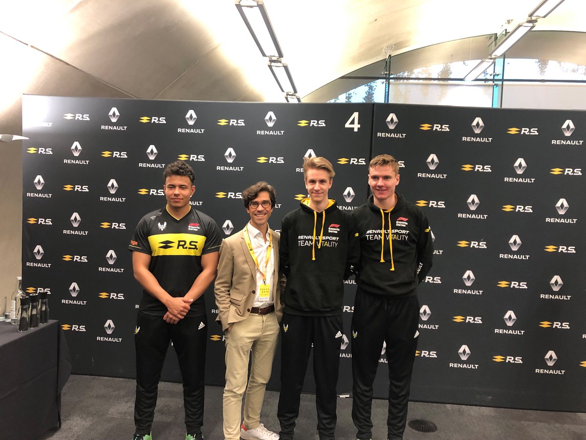 My favourite discipline? Definitely #F1Esports! Congrats to @CRGsimon,
@CRG_evo &amp; <a href="/jarno_opmeer/">Jarno Opmeer</a> already in P3 in the 2019 championship 💪

❓Did you know that <a href="/jarno_opmeer/">Jarno Opmeer</a> was a #RenaultSportAcademy race driver? Amazing story for the flying 🇳🇱, from real to virtual racing tracks