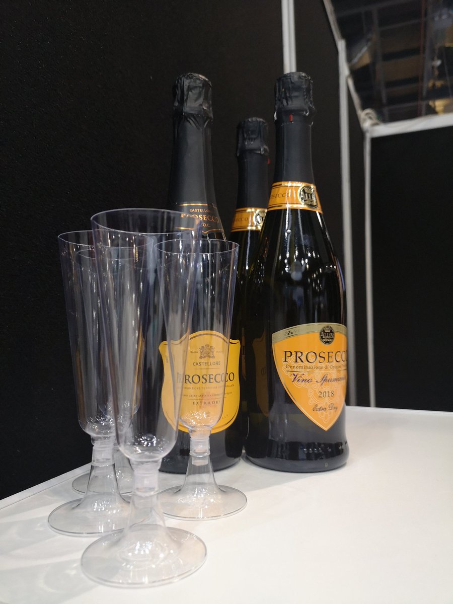 talk_dr's tweet photo. 3pm onwards today... Prosecco time! Dr Rishi will be going through cases all afternoon and lots of prosecco for the FRCS... Come along #botacongress2019 #letstalkdr https://t.co/9GfjPiVhbN