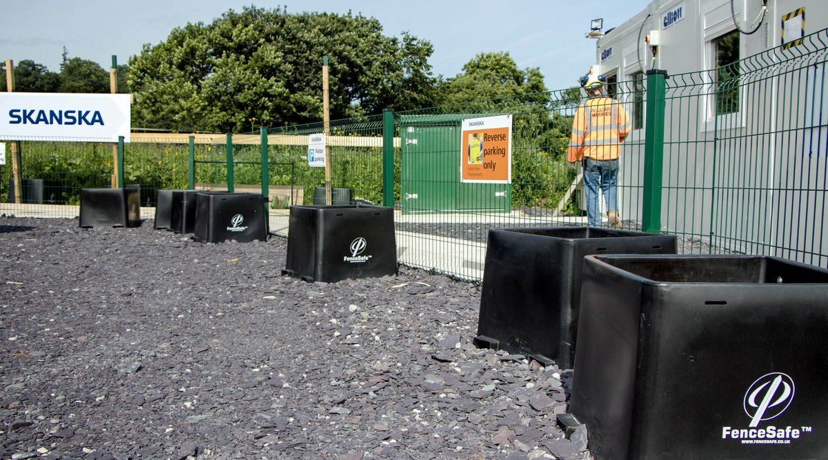 When standard #temporary #barriers didn't offer enough #site #security, @DwrCymru opted for CLDs revolutionary FenceSafe Temporary Fencing.
Read on to find out more about the project: http://bit.ly/2Mgan2H
#PermieterProtection #TemporaryFencing #SiteSecurity