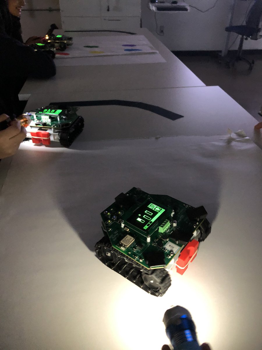 TechFmm's tweet image. Women in Trades trip to Humber College Center for Technology Innovations. @FMMtweets @fmmrobotics2019 @TechFmm #womenintech #humbercowd #womenintrades