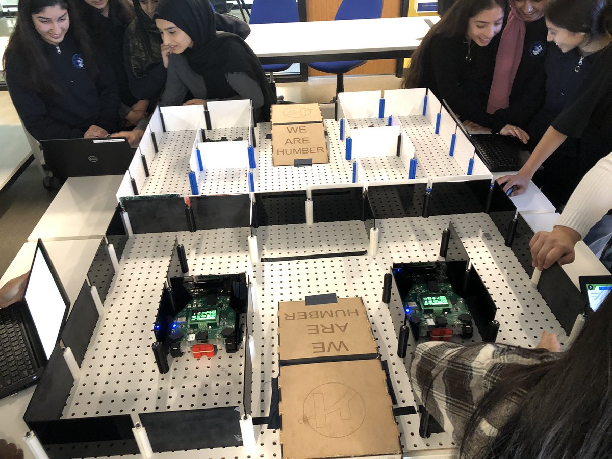 TechFmm's tweet image. Women in Trades trip to Humber College Center for Technology Innovations. @FMMtweets @fmmrobotics2019 @TechFmm #womenintech #humbercowd #womenintrades