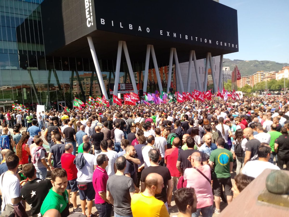 MBorrokan's tweet photo. Astelehenean zer gertatuko den itxaroten gaude.

Estamos a la espera de lo que se firme el lunes. Hay comentarios en diferentes fabricas sobre la posibilidad de una firma unanime. Seria el cofon a una lucha que ha sido historica.

Ikusiko dugu.

#metalaBorrokan #metalenlucha https://t.co/qdbLxkkcj1