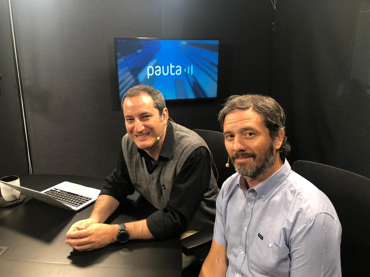 Pauta_cl's tweet photo. 📡 Nos acompaña Pablo Cornejo —fundador de #GoGreen— para contarnos de #CuidemosNuestroHábitat, la iniciativa que busca limpiar playas [#LIDF] → https://t.co/g4lOkCrmqn https://t.co/0REnqP2kt5