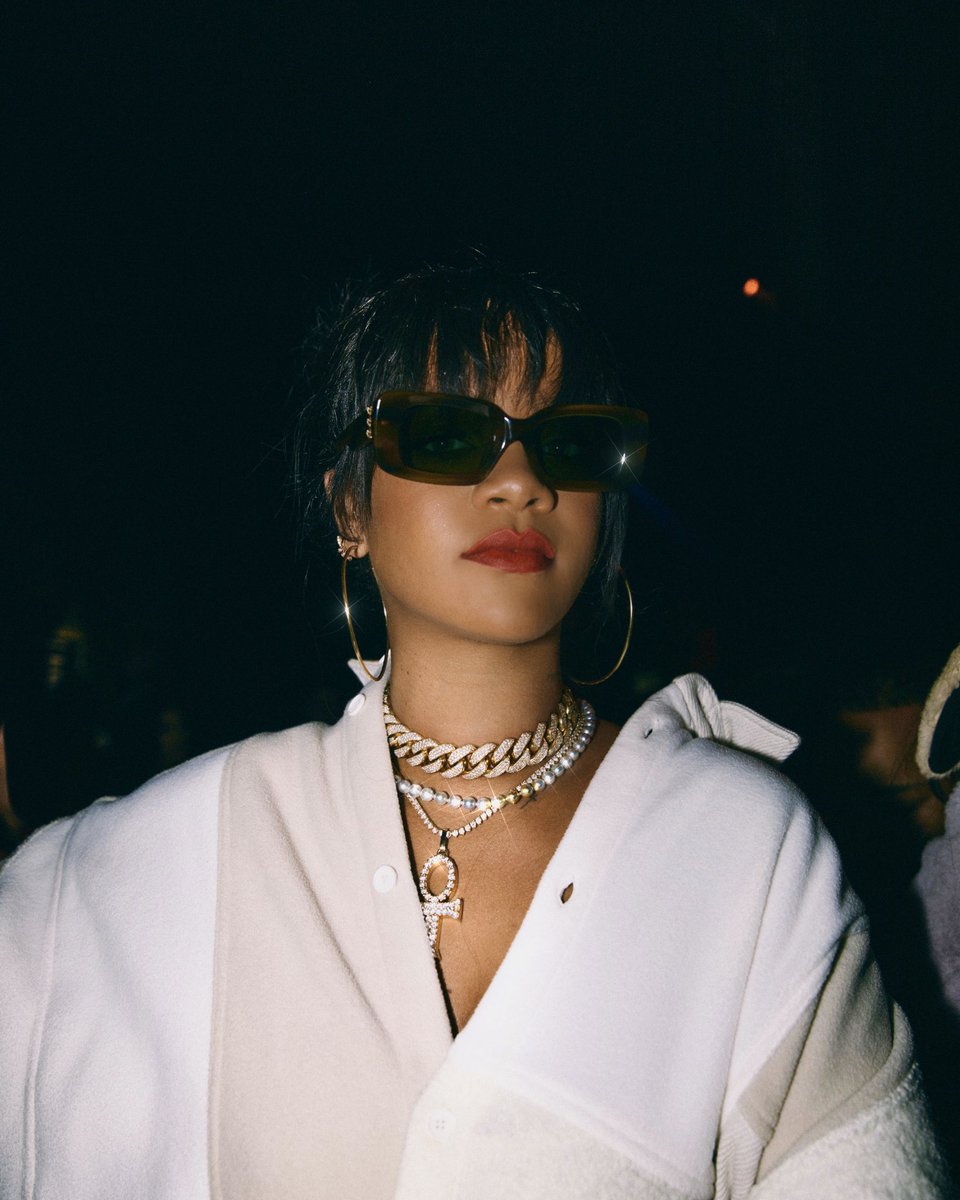 Met this queen last night 👑 Thanksgiving eve with <a href="/rihanna/">Rihanna</a> , shot by me 🖤🔥